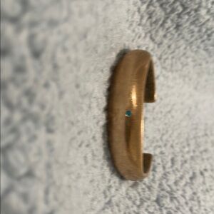 Elegant Gold Bracelet with turquiose Accent